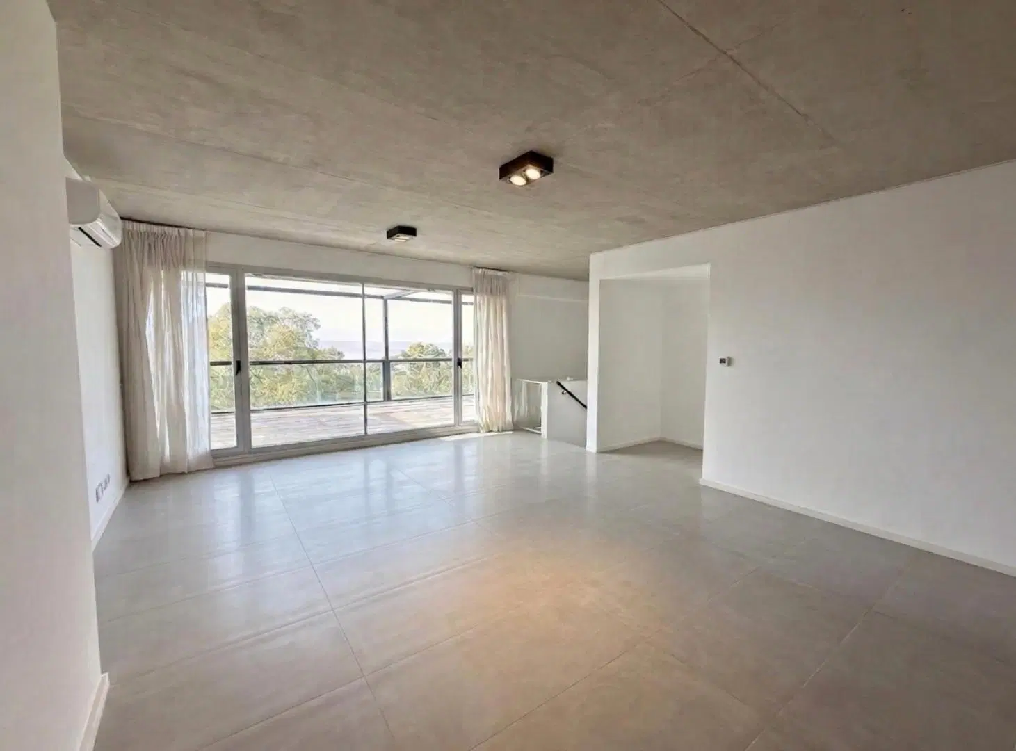 Departamento 4 amb con 2 cocheras en Olivos-Vias/Rio - DOMUS 5