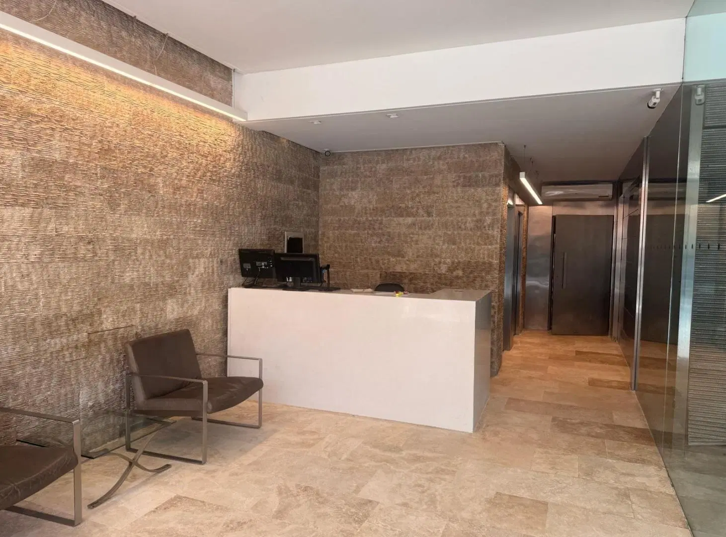 Oficina en Nunez con 2 Cocheras - Seguridad 24hs. Unica con Terraza Propia y Vista al Rio 5