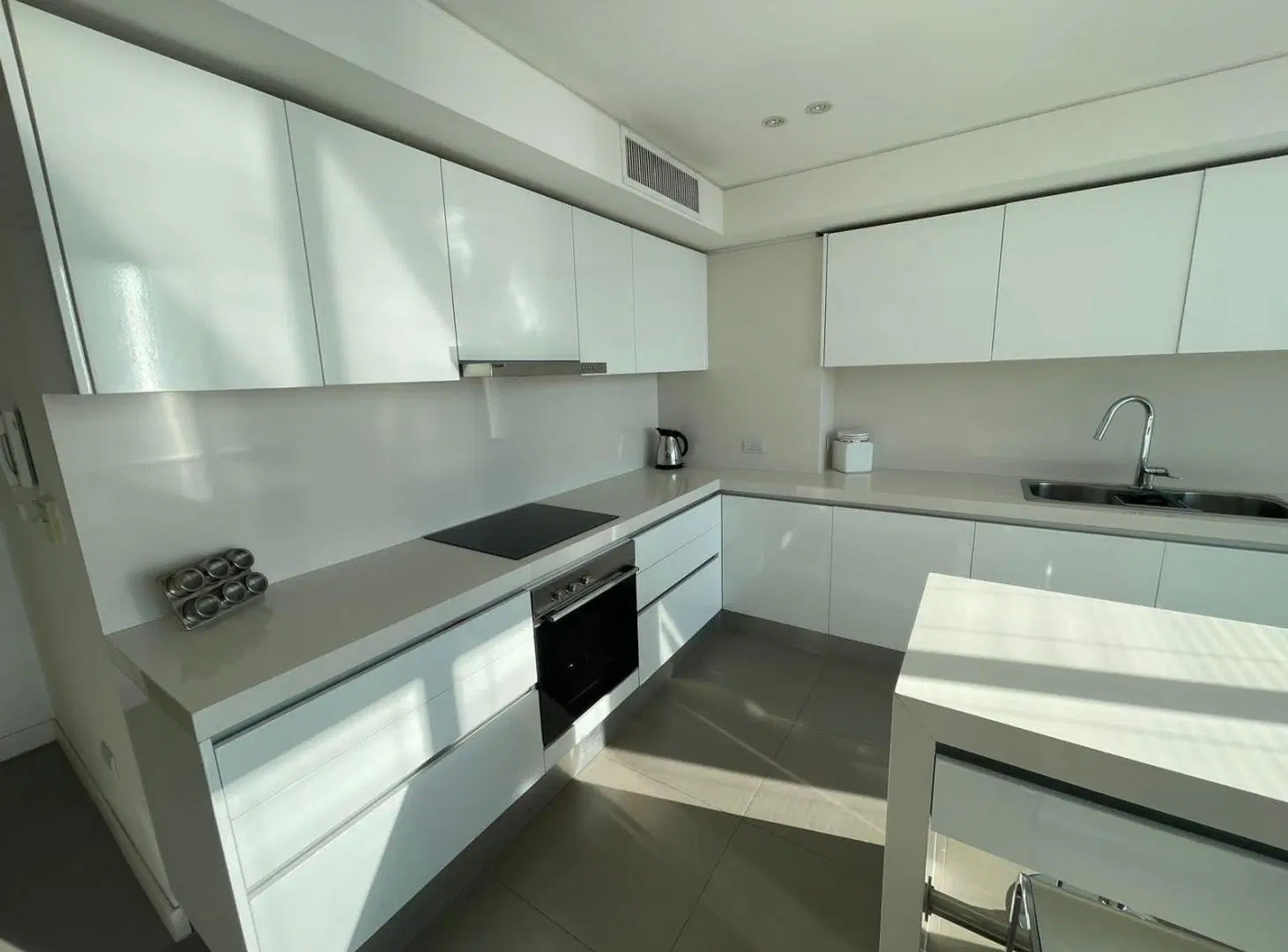 ALQUILER  EXCLUSIVO Piso de 400Mts - Complejo Al Rio TORRE 5 - Vicente López 3