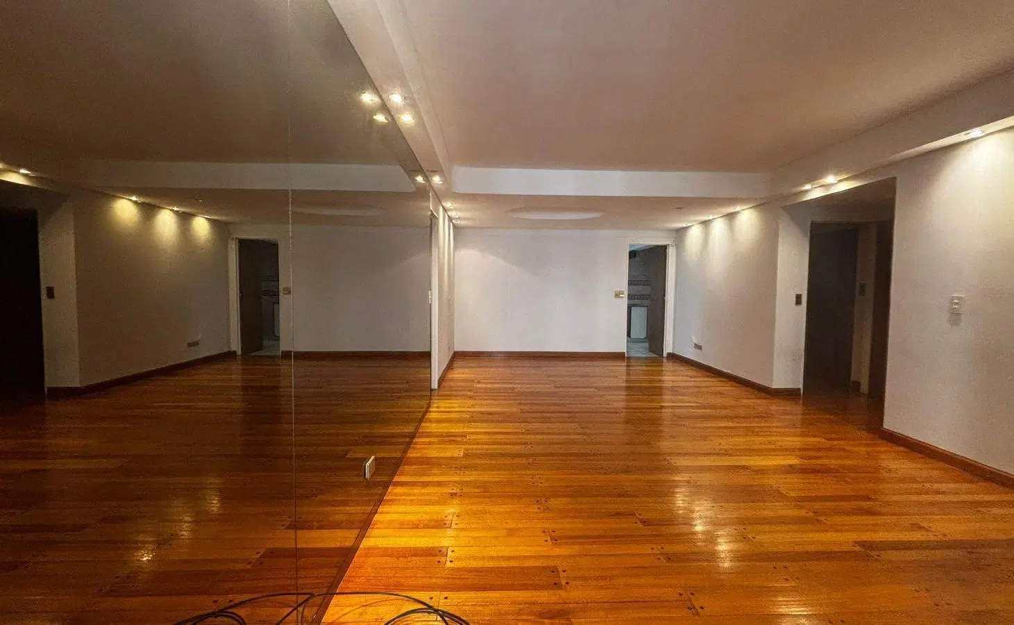 4 ambientes , en Beruti y Pueyrredón con dependencia y cochera !! 1