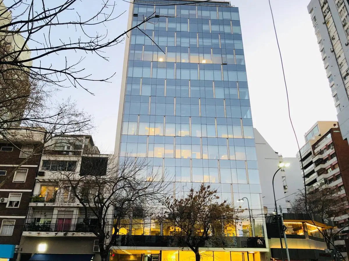Alquiler Oficina Libertador 6680 - 270Mts2. c/Divisiones y  2Coch IMPECABLE 4