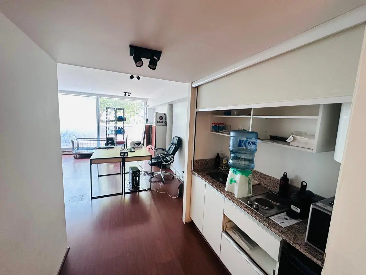ALQUILER OFICINA STUDIO DE 50 METROS CON ENORME BALCON Y COCHERA - LIBERTADOR Y OLAZABAL - BELGRANO 3