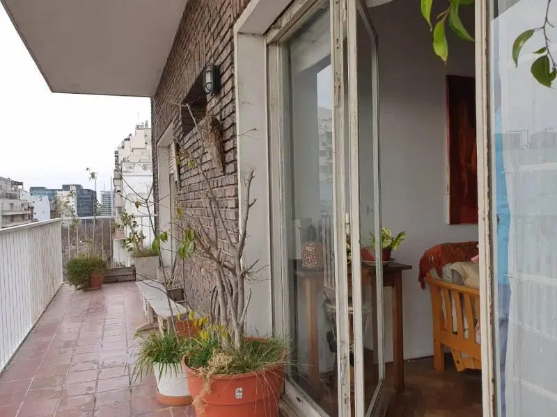 Al Frente Piso Alto Muy Luminoso Garay y Bolivar 4