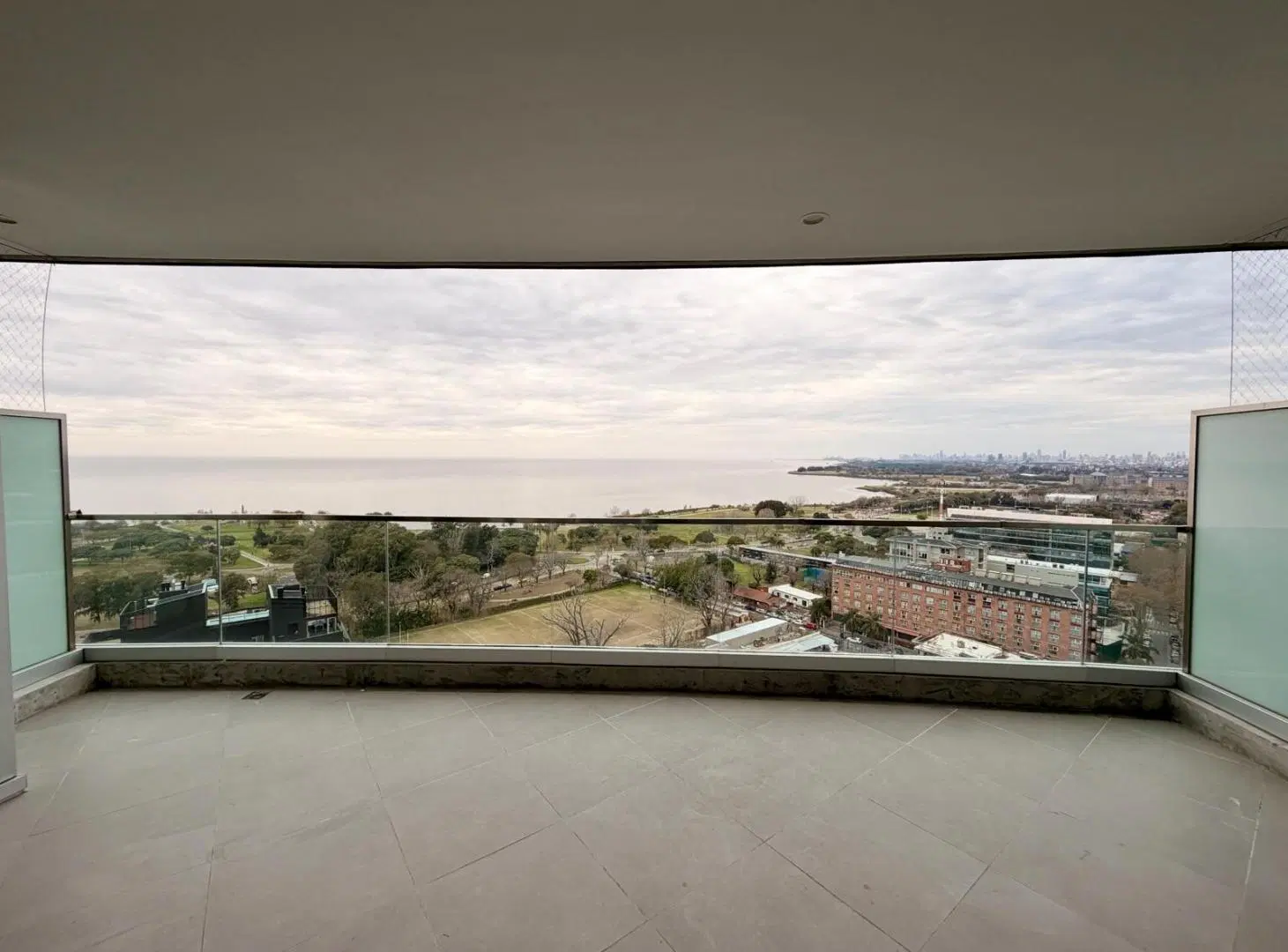 Departamento 4 amb a estrenar - Infinity Tower - Vista al rio Piso Alto 5