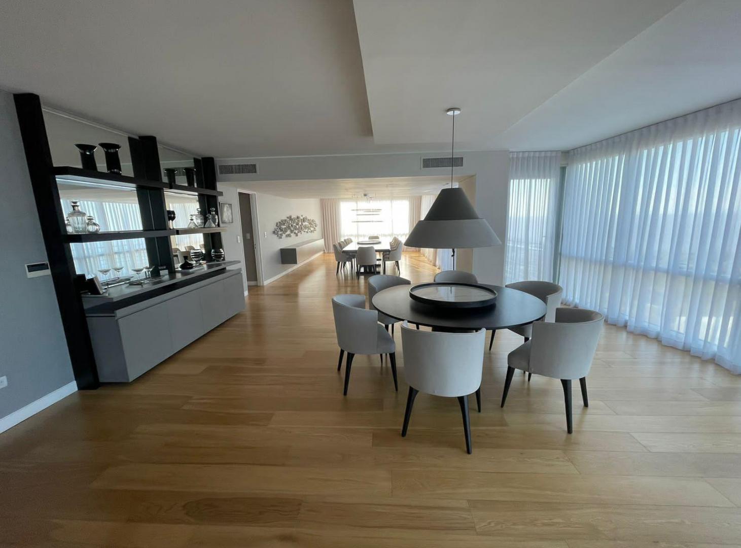 Foto de ALQUILER EXCLUSIVO Piso de 400Mts - Complejo Al Rio TORRE 5 - Vicente, imagen 1