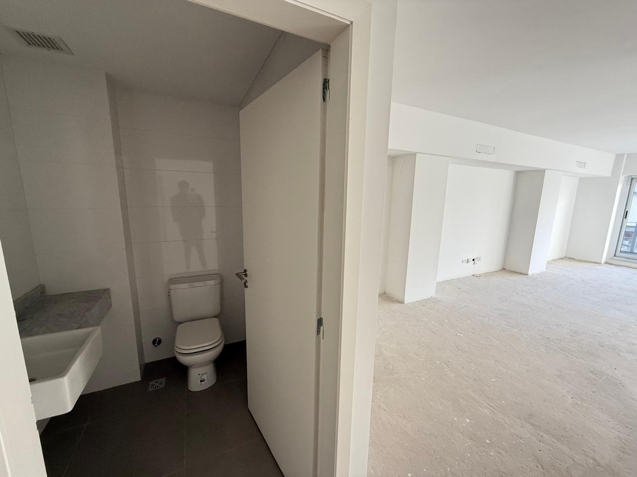 Foto de VENTA OFICINA 116MTS C/ 2 COCHERAS - (SUIPACHA 1000) CENTRAL CANCILLERIA, imagen 5