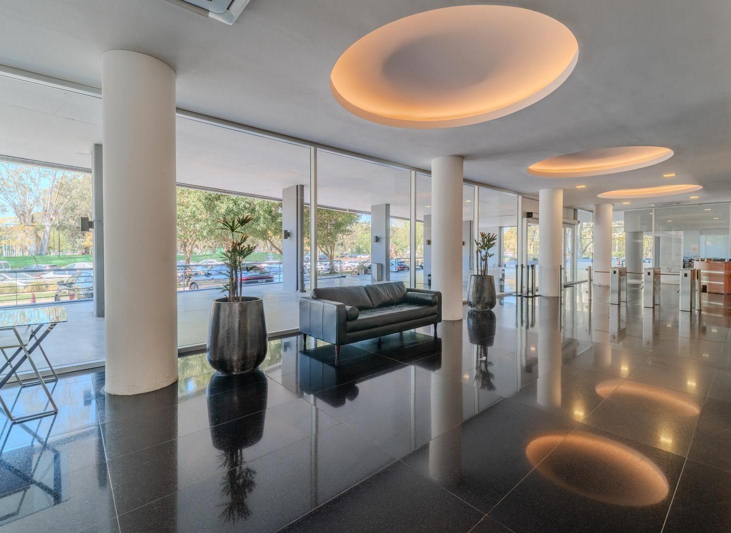 Foto de Oficina Premium - 376m2 c 8 cocheras -Venta con Renta - Vicente Lopez, imagen 3
