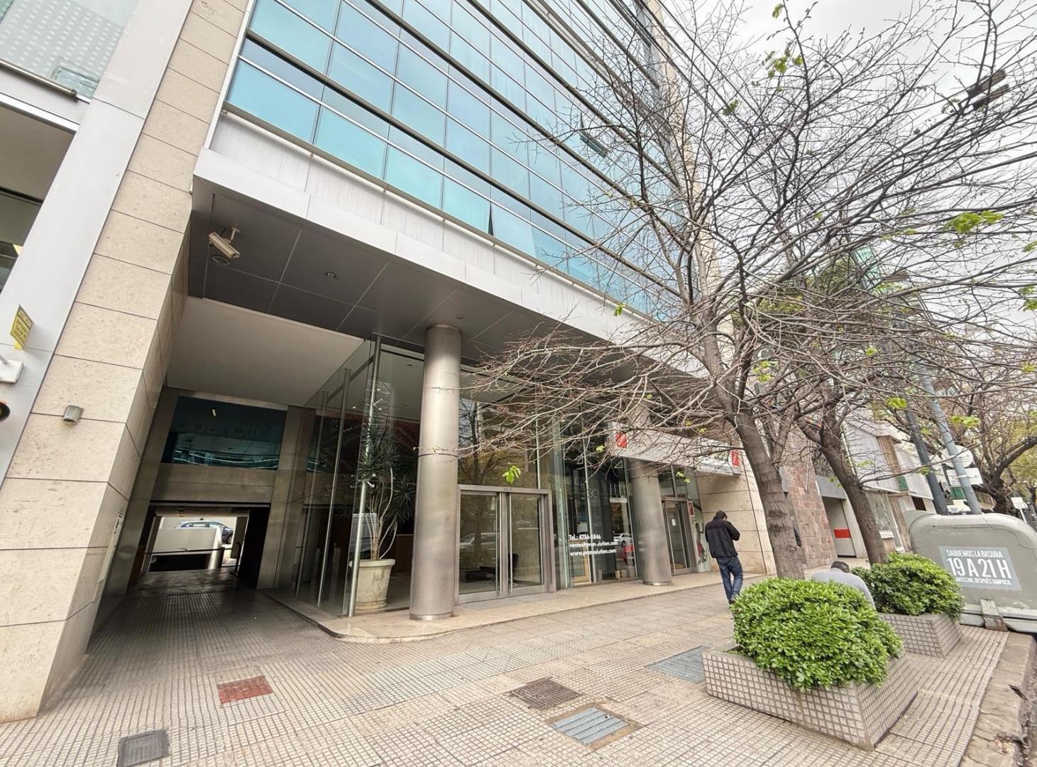 Foto de VENTA Oficina en Belgrano de 221Mts CON 5 COCHERAS INCLUIDAS, imagen 2