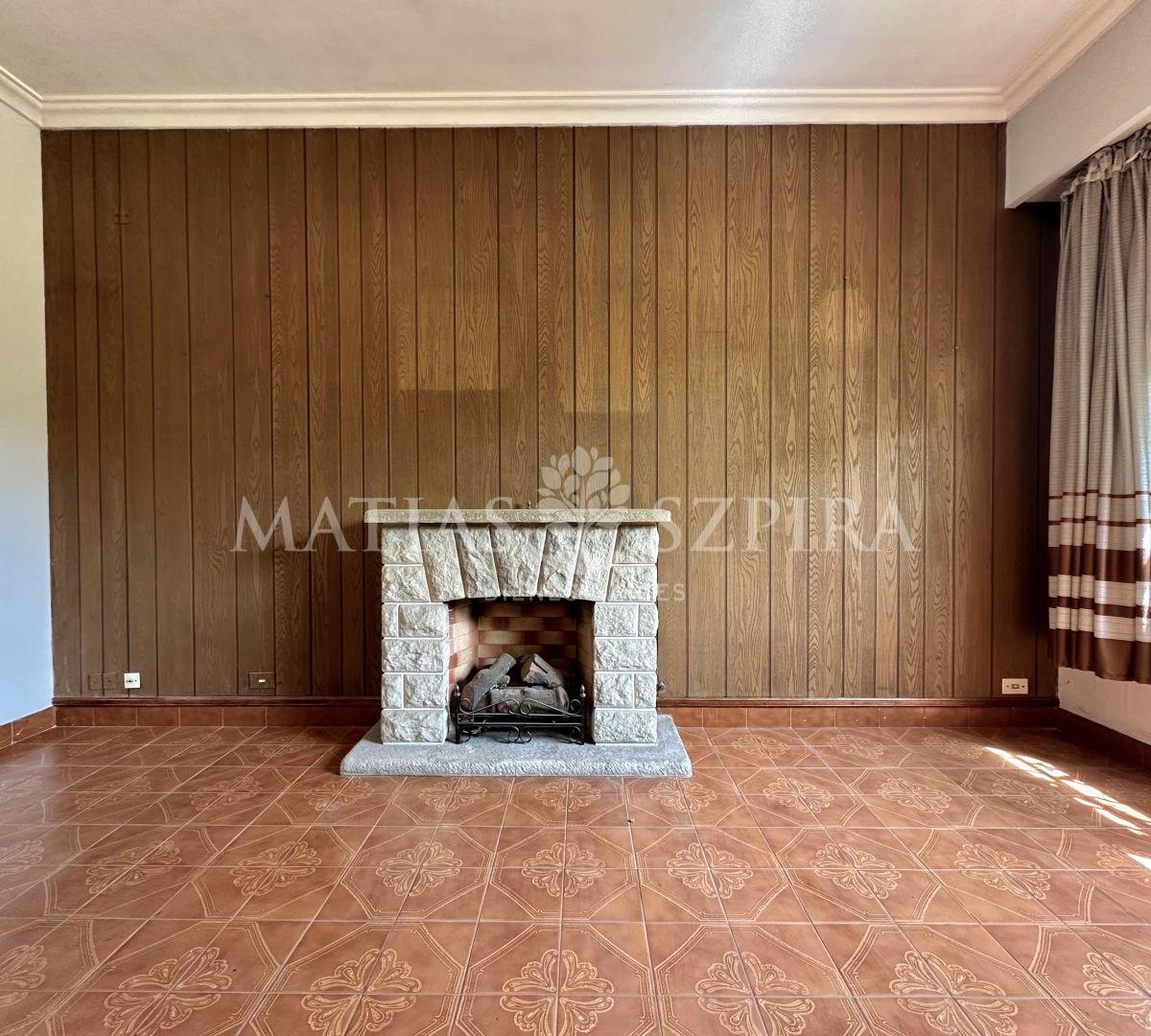 Venta de Casa 4 AMBIENTES en Castelar, Morón