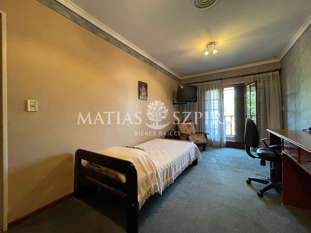 Venta de hermoso chalet de 4 ambientes en Castelar