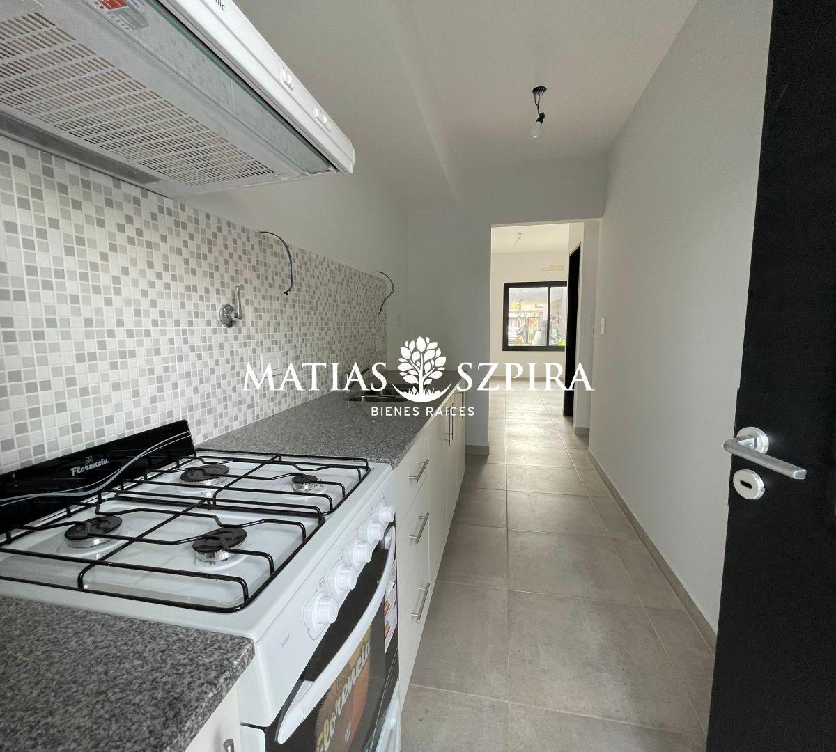 Foto de Dos amplio ambientes con jardín y parrilla en complejo, imagen 5