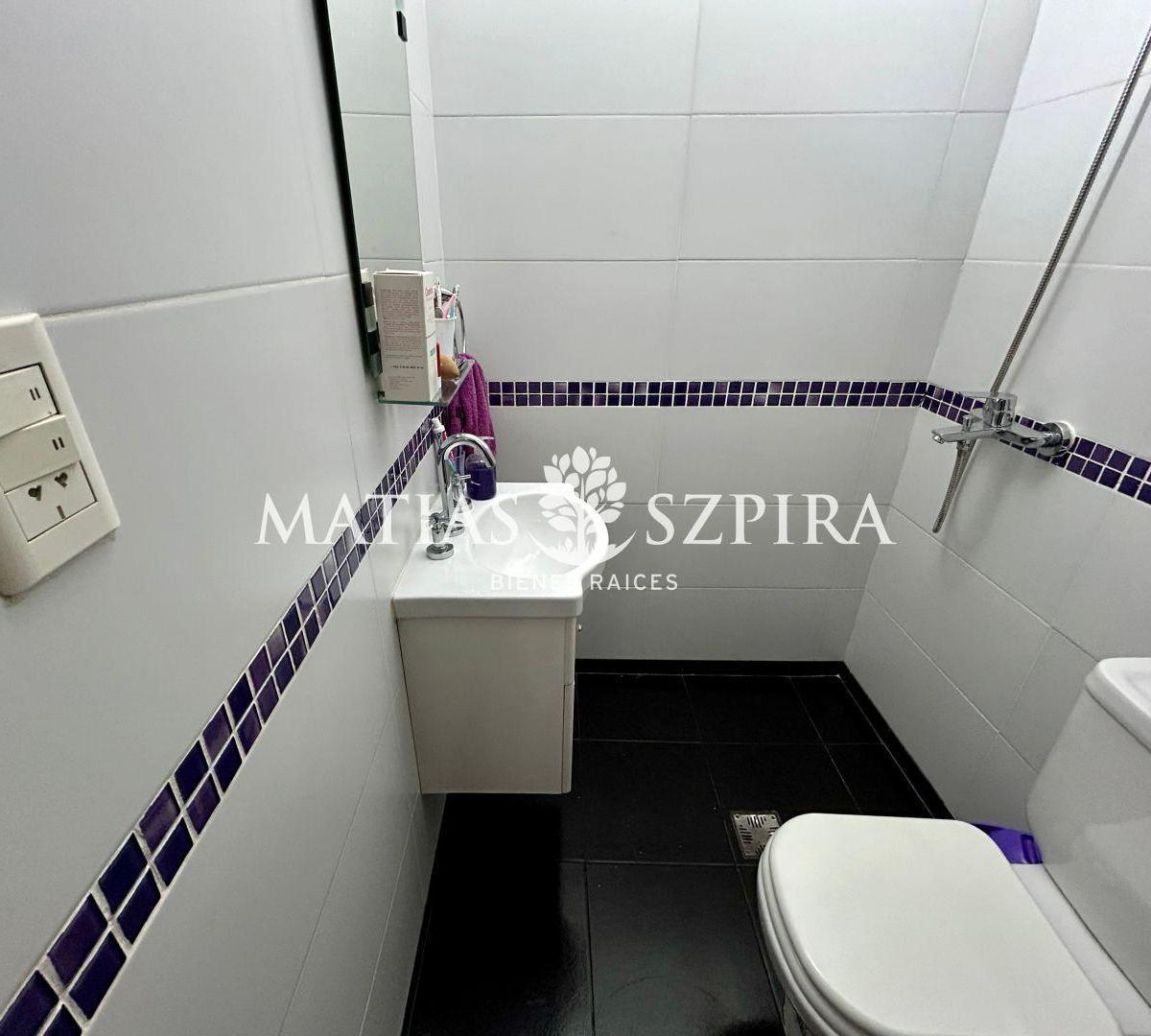 Venta de Departamento PH 4 Ambientes en Monte Castro, Capita 4