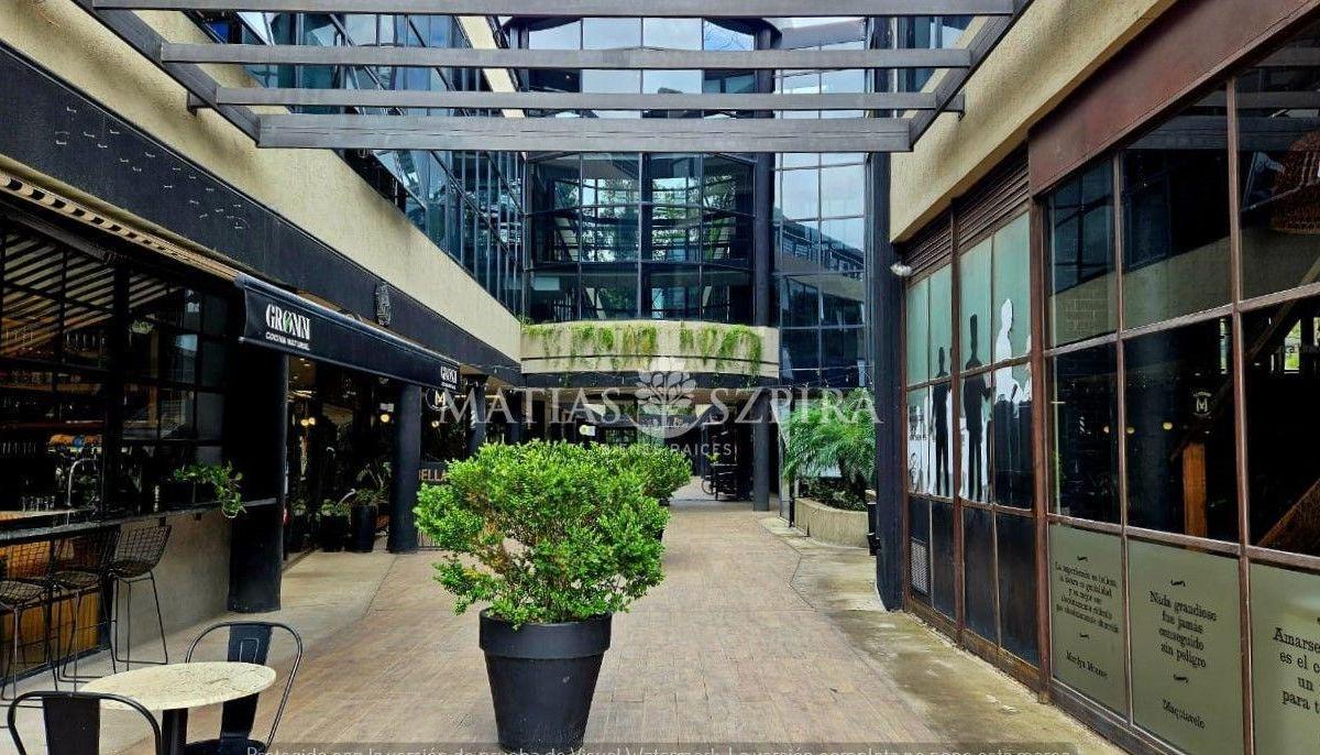 Excelente local en venta en Paseo comercial Leloir Plaza
