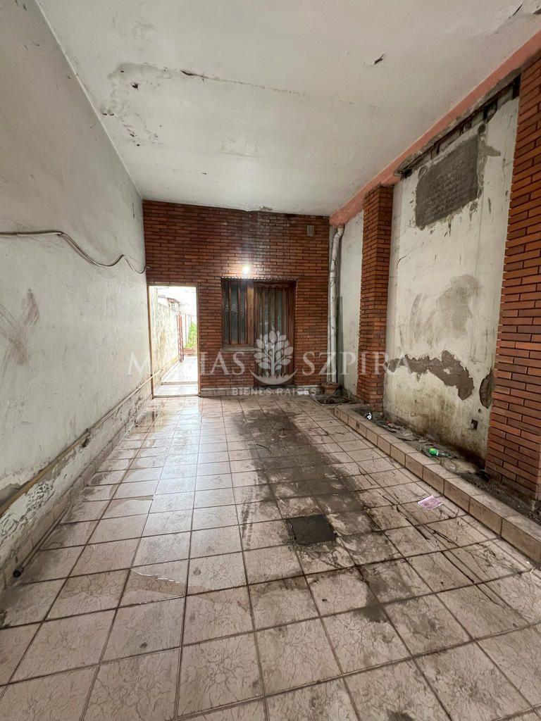 Foto de CASA A REFACCIONAR CON 2 LOCALES COMERCIALES, imagen 5