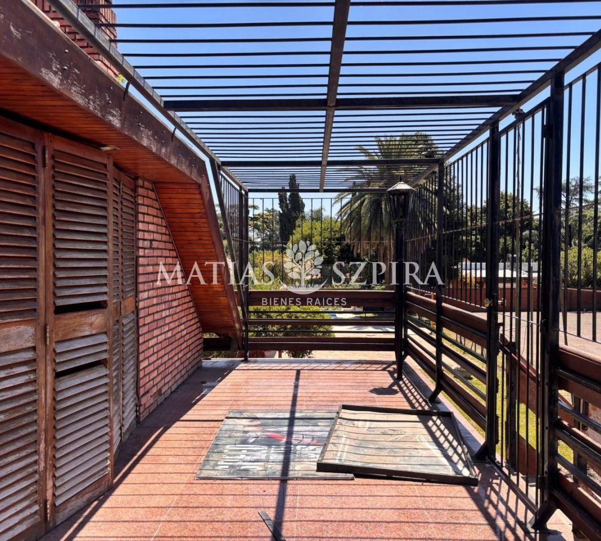 Casa 6 Ambientes. | Av Piovano 2500 1