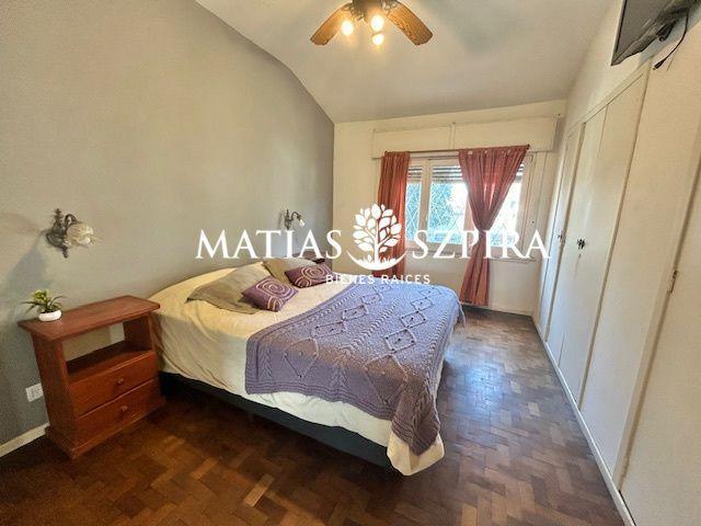 CASA 3 AMBIENTES EN CASTELAR SUR C/JARDIN