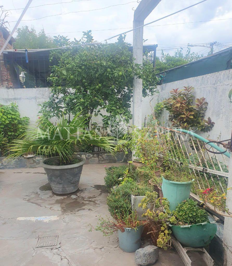 Casa 4 Ambientes - Dos Plantas - Garaje Para Dos Vehiculos 3