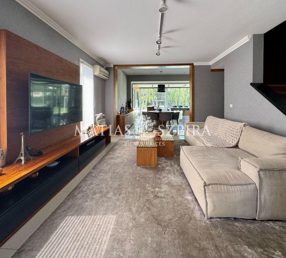 CASA EN VENTA EN CAMPOS DE ALVAREZ
