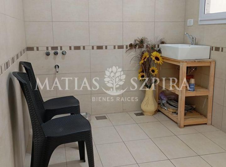 VENTA LOCAL CASEROS