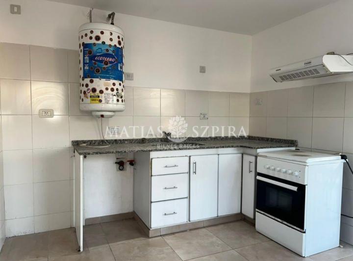 3 AMBIENTES  SUM PARRILLA COCHERA  inmejorable ubicación 5