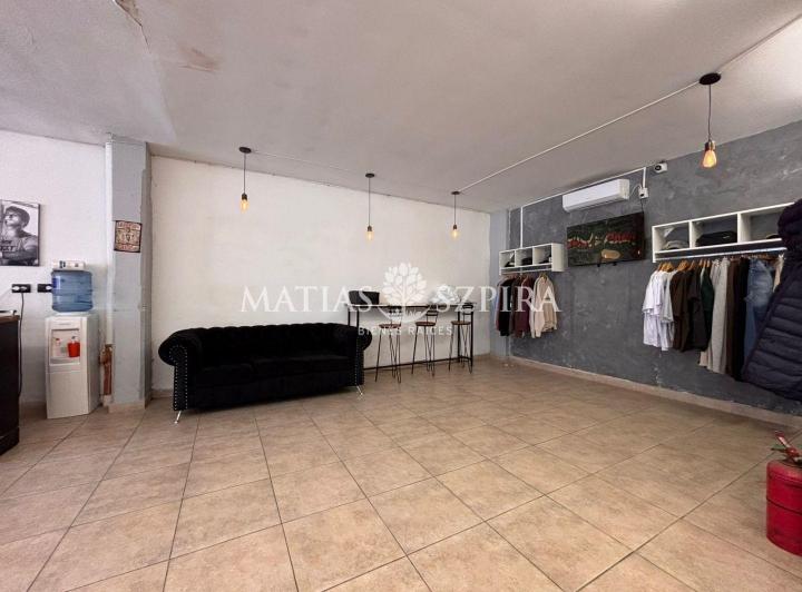 Local . | hipolito Yrigoyen 100 2