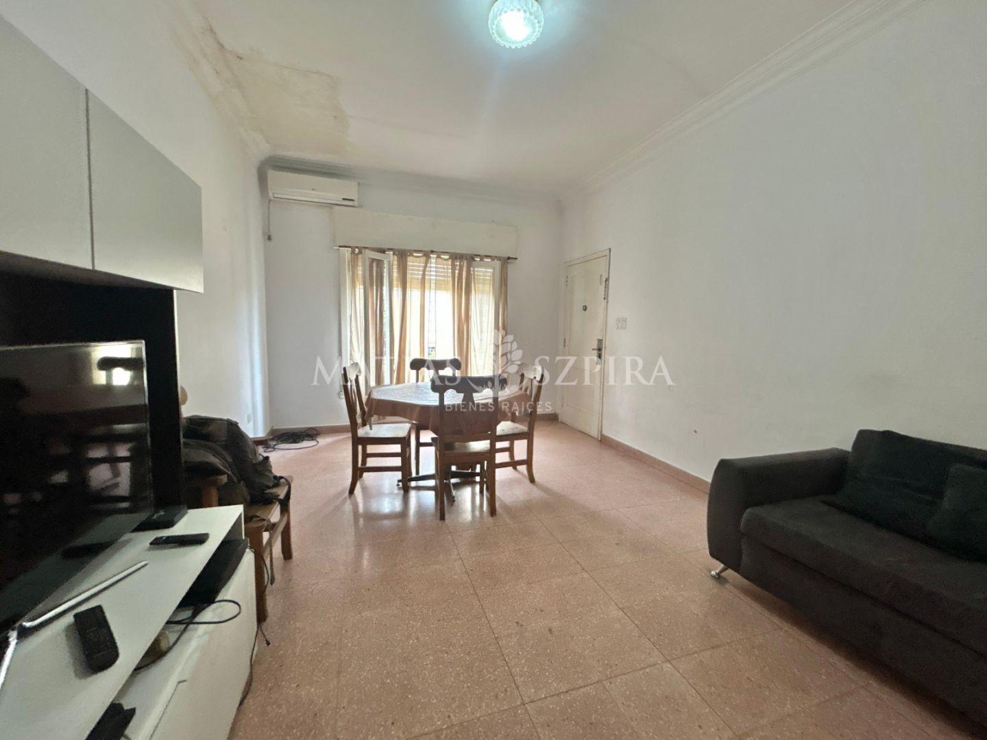 Venta casa 4 ambientes, ideal flia numerosa, aplio patio, Apto Credito