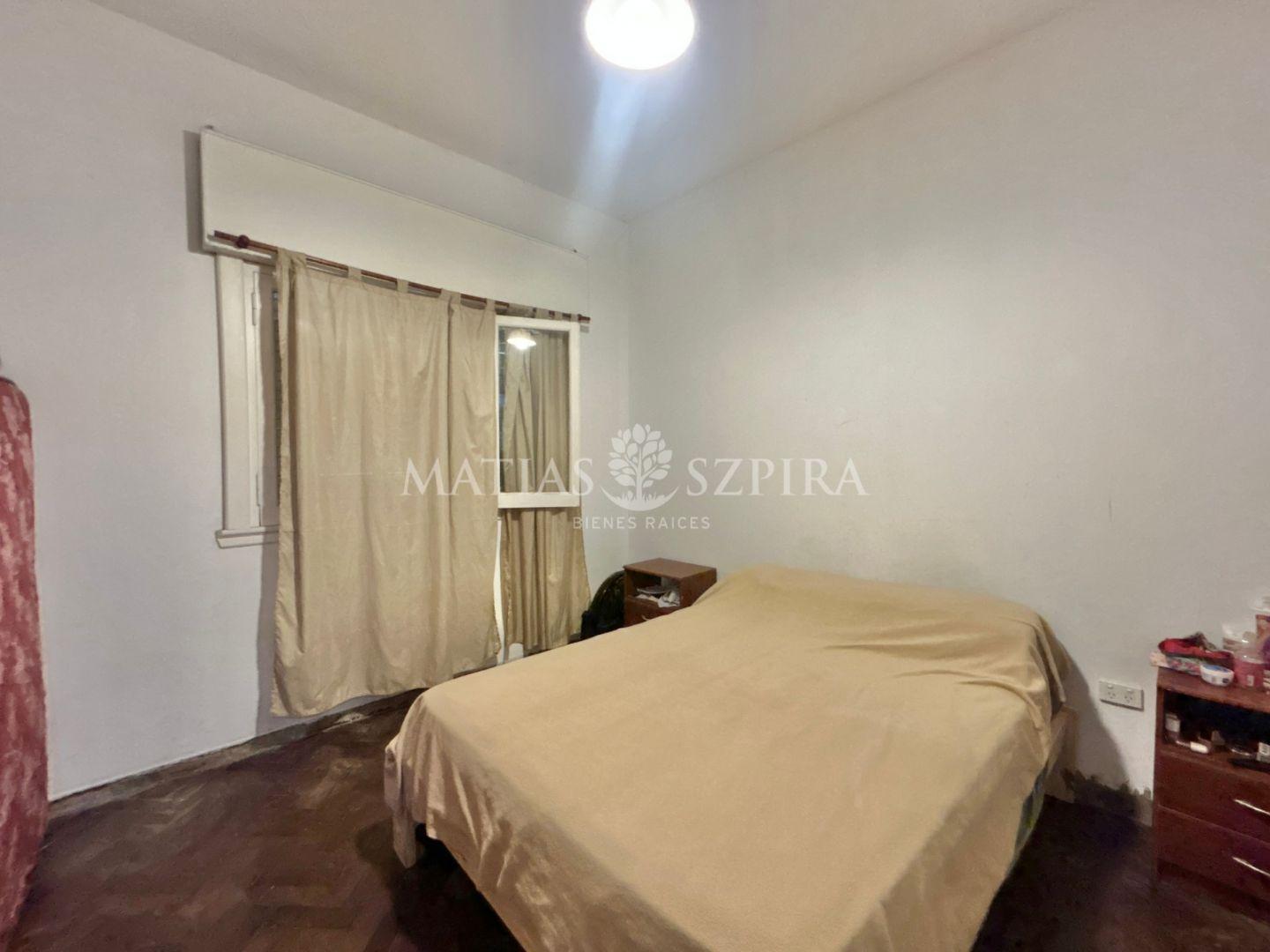 Venta casa 4 ambientes, ideal flia numerosa, aplio patio, Apto Credito