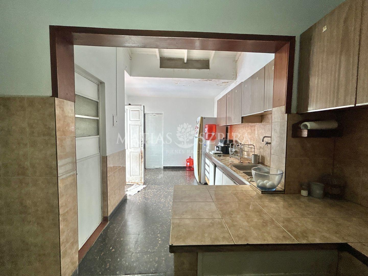 Venta casa 4 ambientes, ideal flia numerosa, aplio patio, Apto Credito