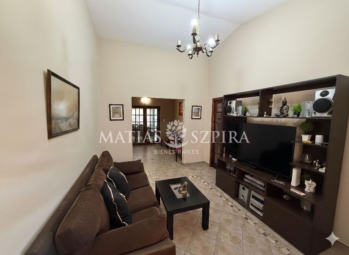 Foto de HERMOSO CHALET CON PARQUE Y PILETA, imagen 3