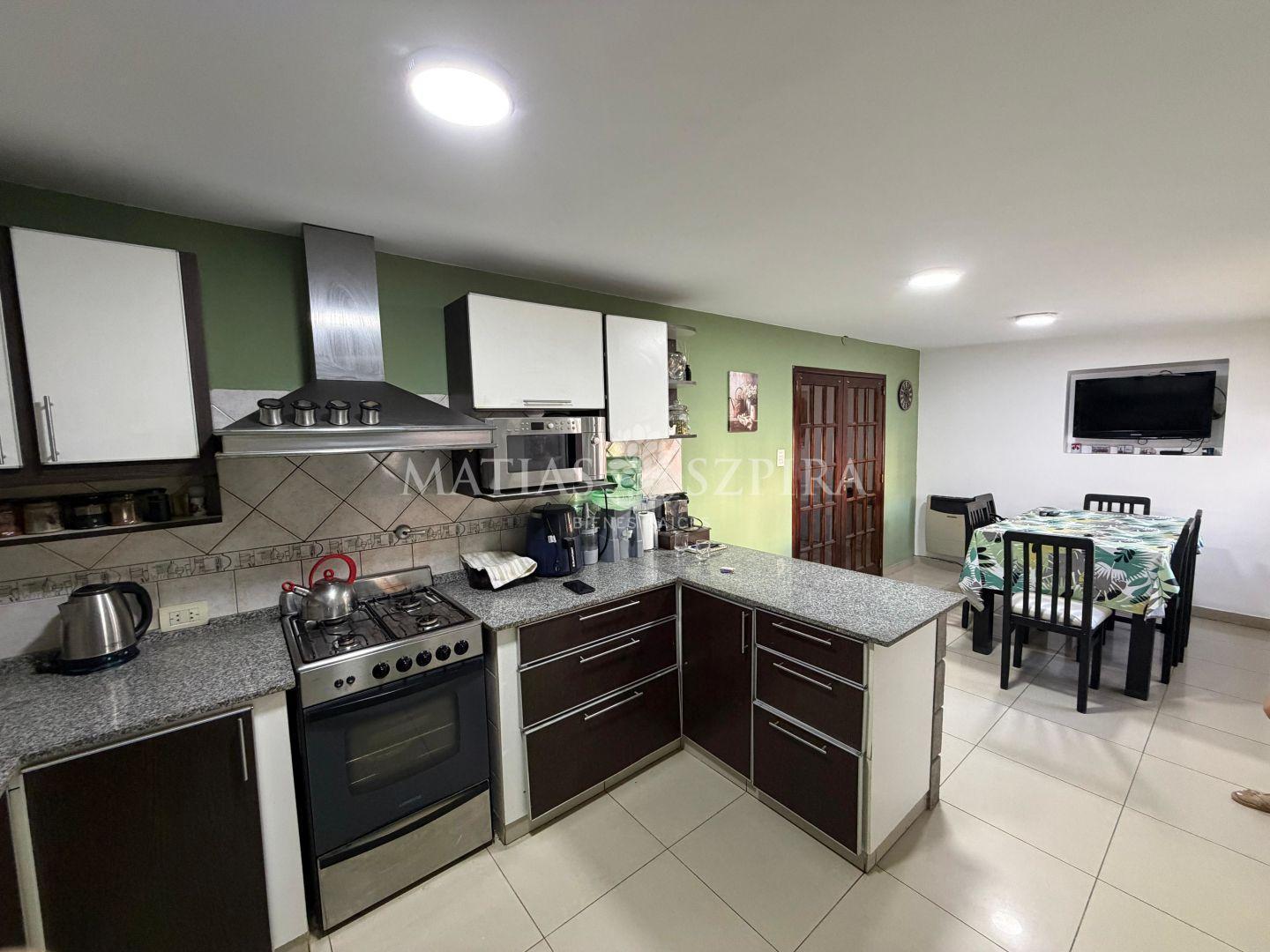 Foto de HERMOSO CHALET CON PARQUE Y PILETA, imagen 4