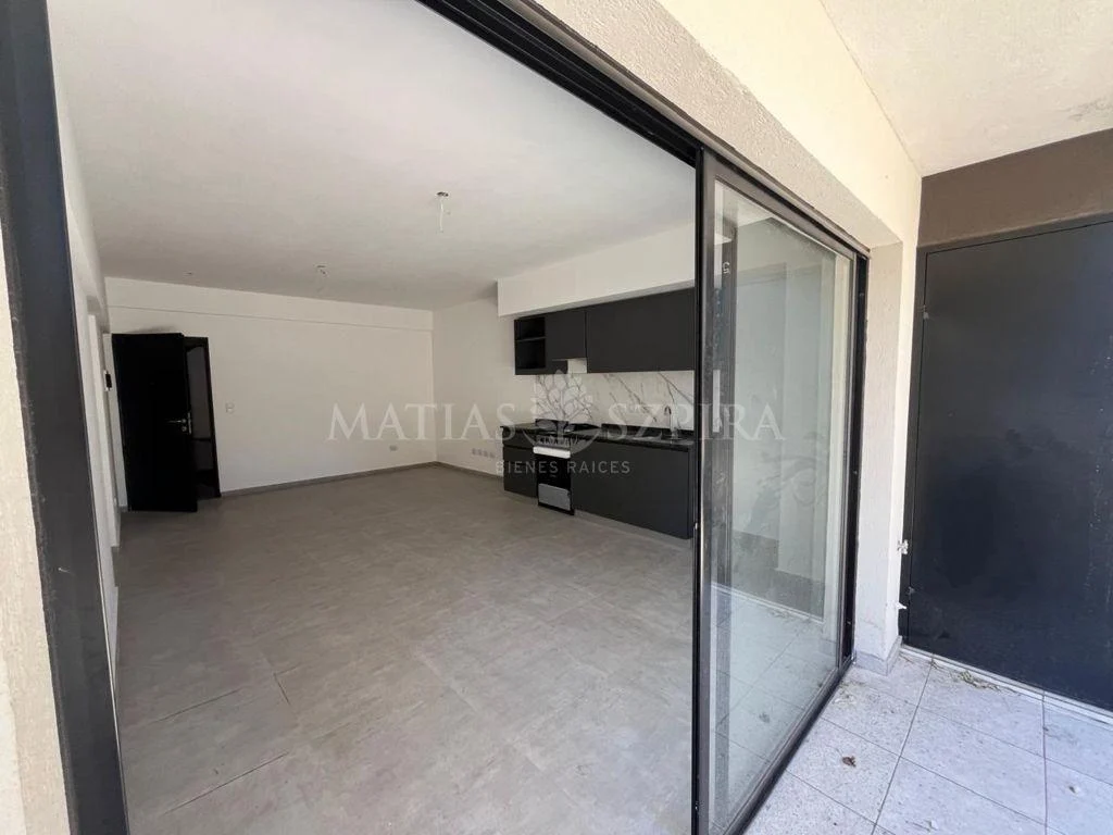 ALQUILER DEPARTAMENTO 2 AMBIENTES  PATIO PARRILA Y COCHERA EN BEWEST
