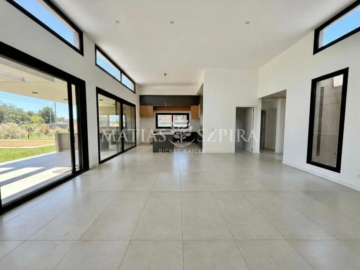 Casa en Venta en  Terravista, General Rodriguez 4