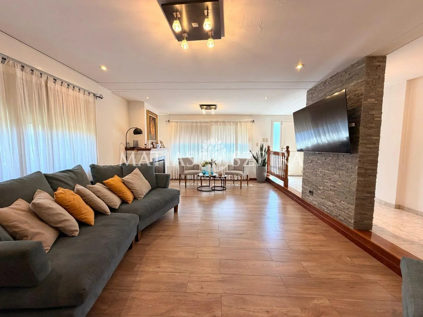 Casa 6 ambientes en venta Barrio Privado Astorga 4