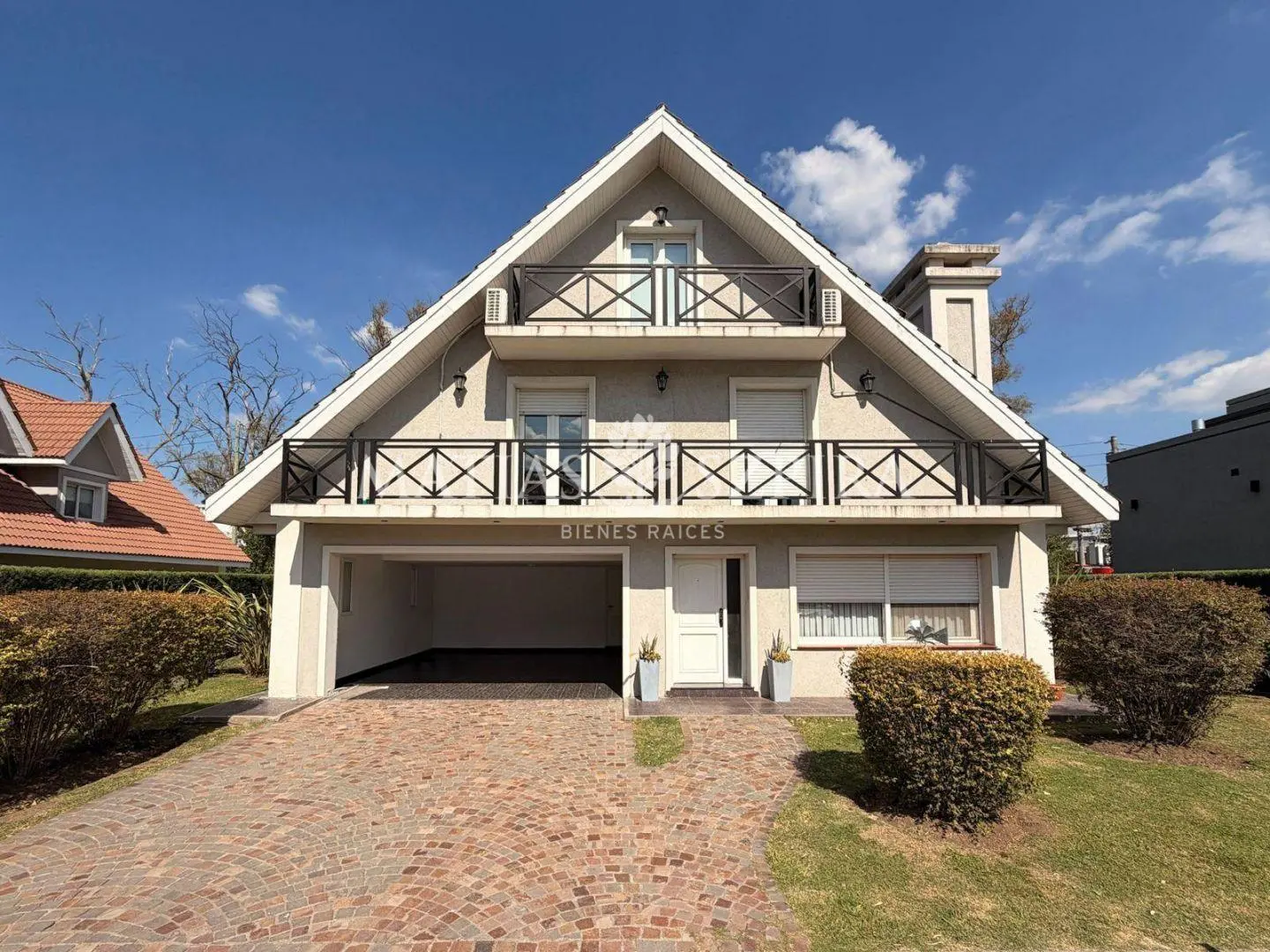 Casa 6 ambientes en venta Barrio Privado Astorga 5