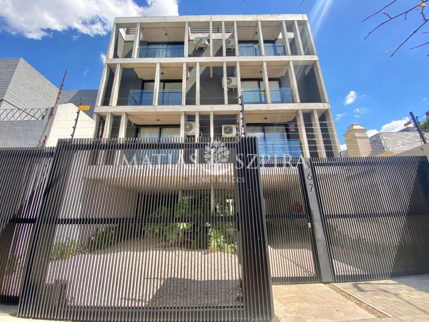 Venta departamento 2 ambientes  con balcón en Morón 3