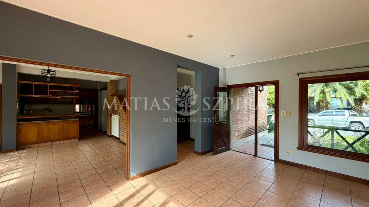 Venta de Casa 5 Ambientes en Parque Leloir, Ituzaingó 4