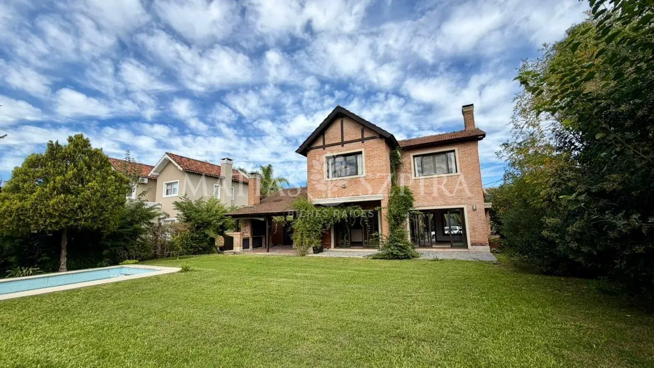 Venta de Casa 5 Ambientes en Parque Leloir, Ituzaingó 2