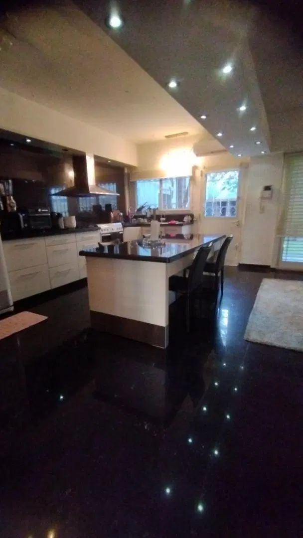 Casa en venta en Villa Sarmiento 4