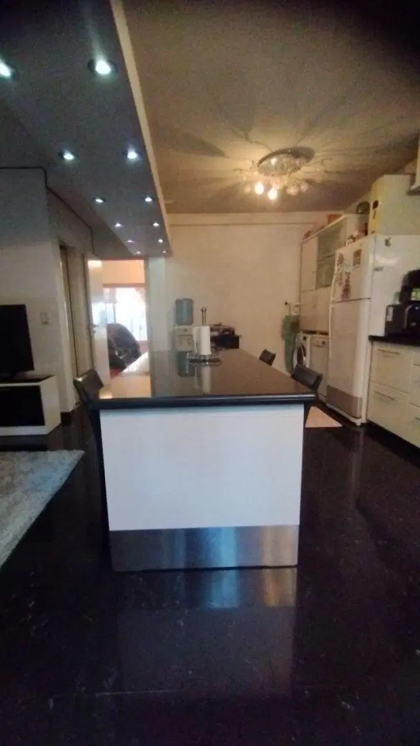 Casa en venta en Villa Sarmiento 5
