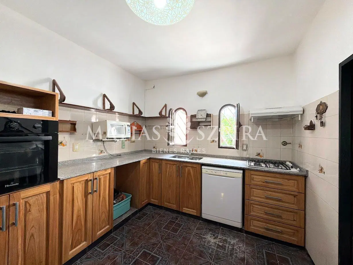 Casa en venta 3 amplios ambientes mas altillo en Ituzaingó Sur 3