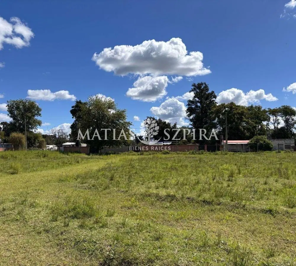 Lote . | AV. Ricardo Balbin 3
