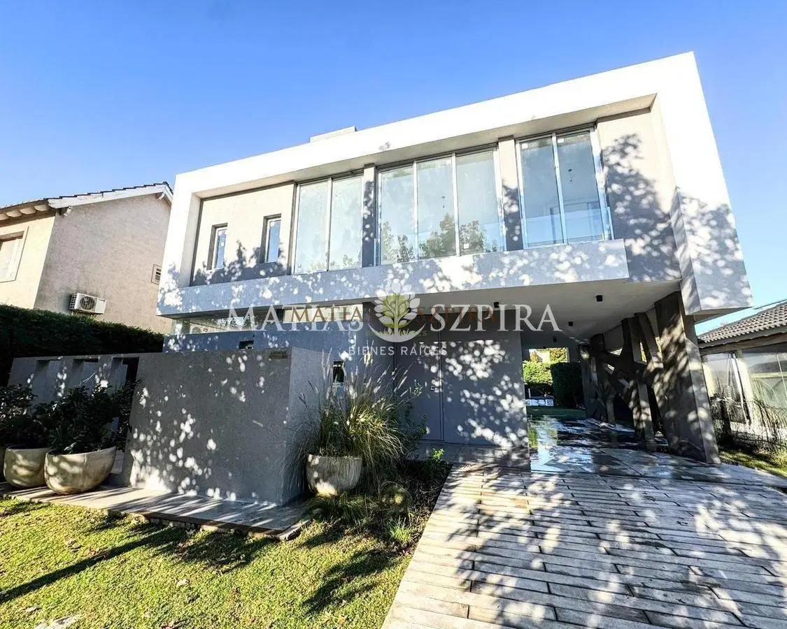 Casa 4 ambientes en venta Haras Maria Elena 4