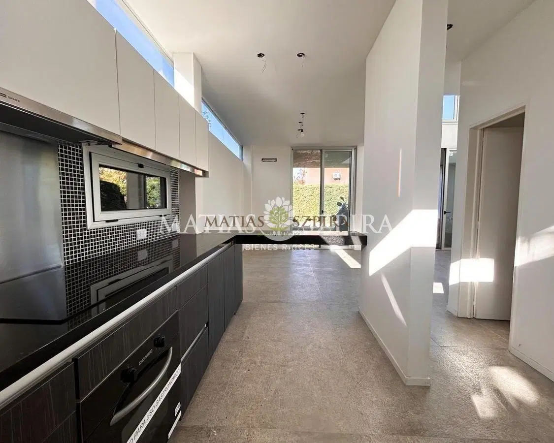 Casa 4 ambientes en venta Haras Maria Elena 5