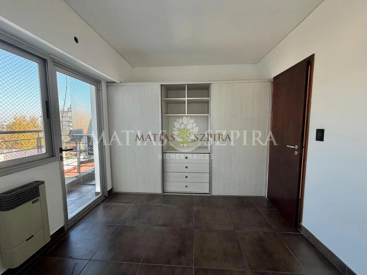 Departamento en alquiler con cochera 2