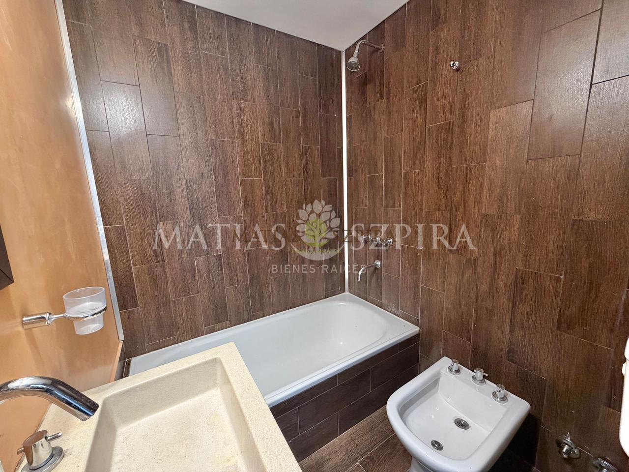 Foto de Departamento en alquiler con cochera, imagen 1