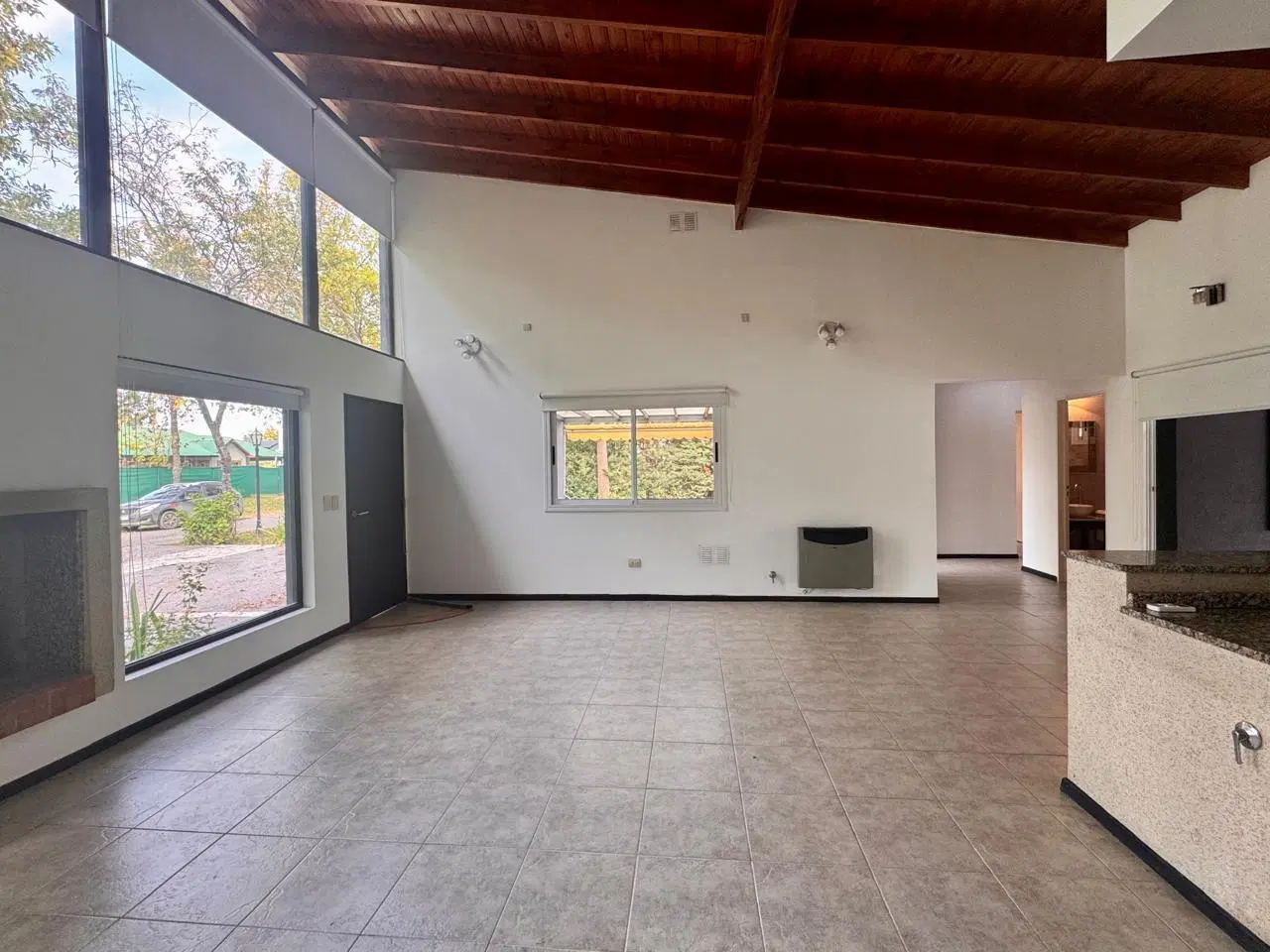 Casa de 5 Ambientes en Venta en La Cesarina 3