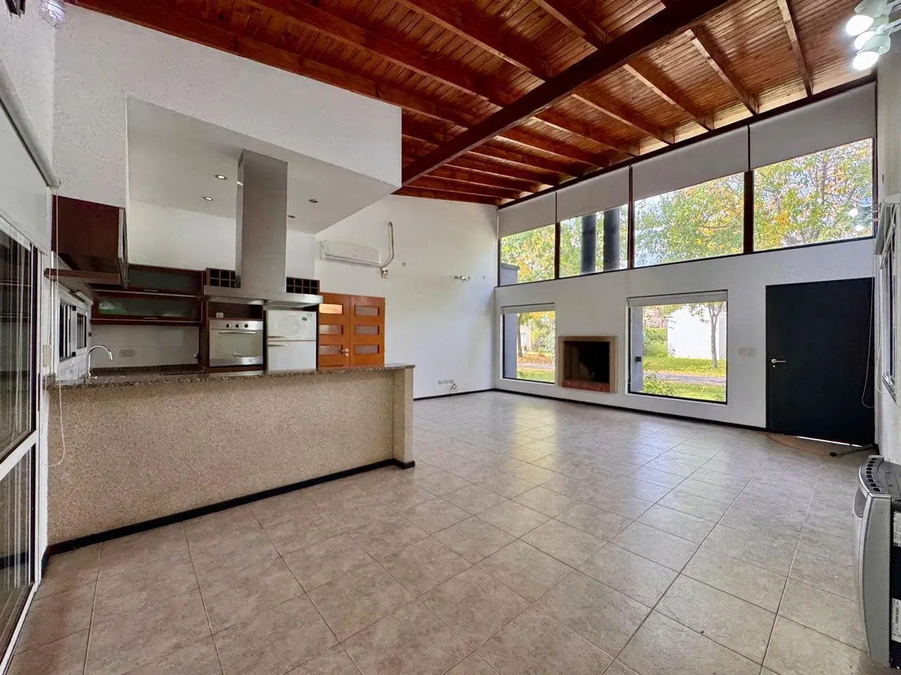 Casa de 5 Ambientes en Venta en La Cesarina 5