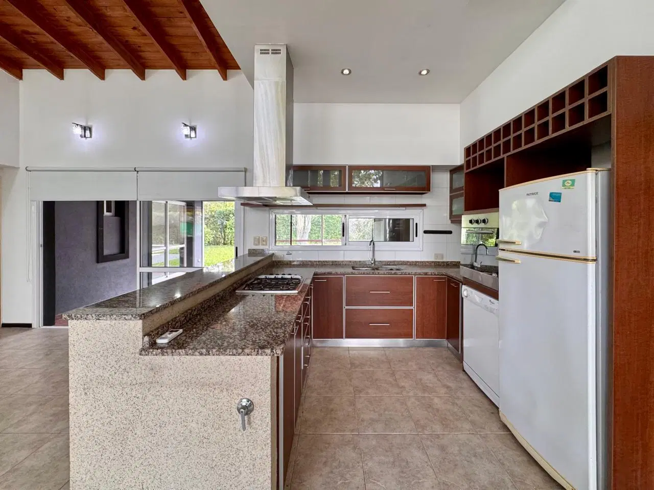 Casa de 5 Ambientes en Venta en La Cesarina 2
