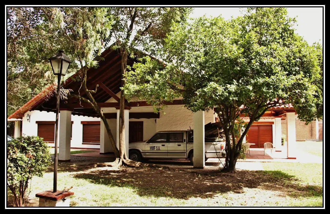 Casa en Barrio Parque Leloir 5 ambientes 4300 m2 terreno 1