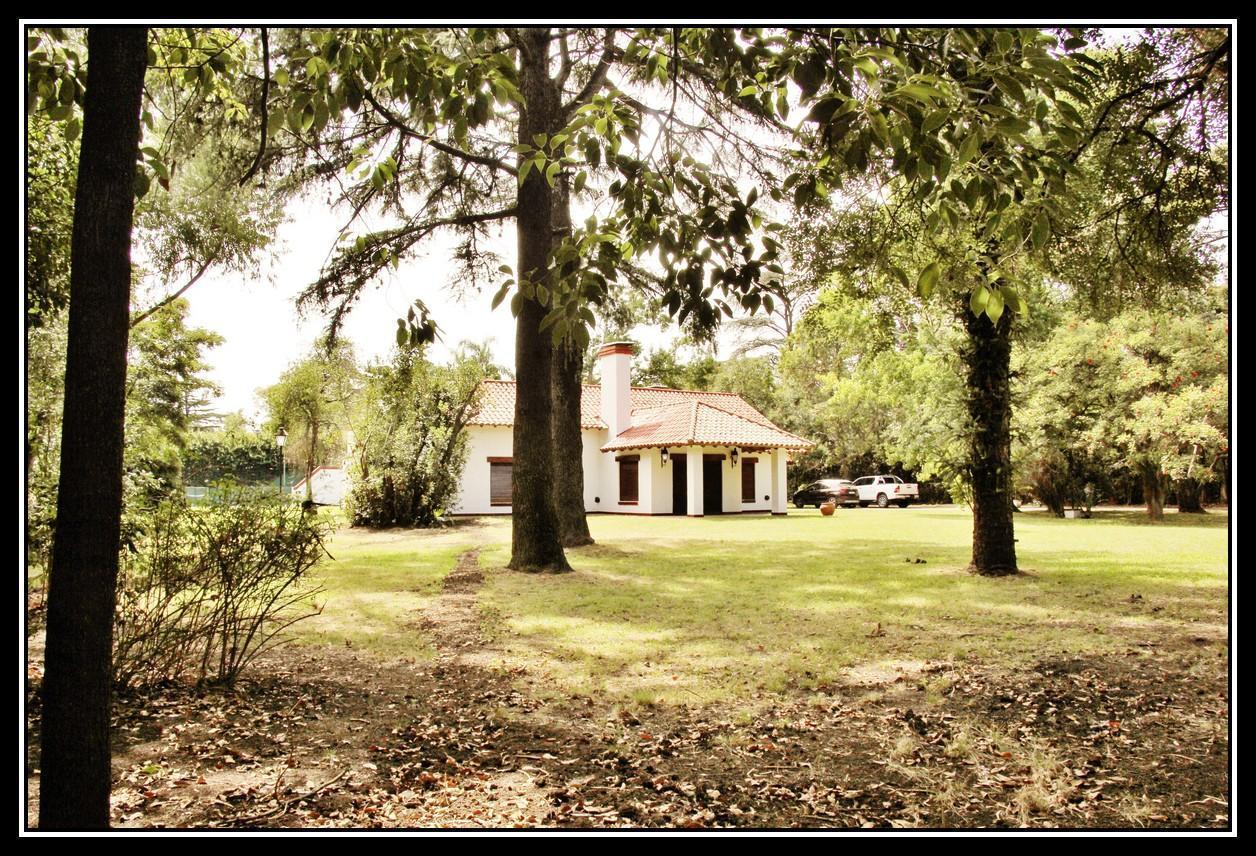 Casa en Barrio Parque Leloir 5 ambientes 4300 m2 terreno